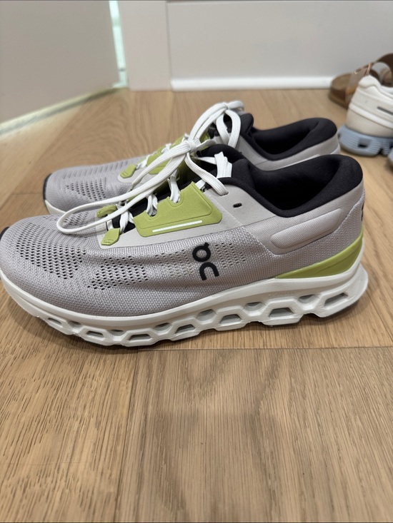 On Running Shoes - On Running Women’s Cloudstratus 3